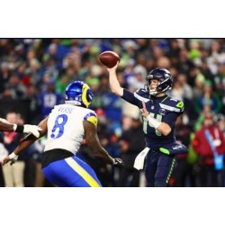 Useita Seattle Seahawksin puolustuspelaajia on lähtenyt joukkueesta Useita Seattle Seahawksin puolustuspelaajia on lähtenyt joukkueesta